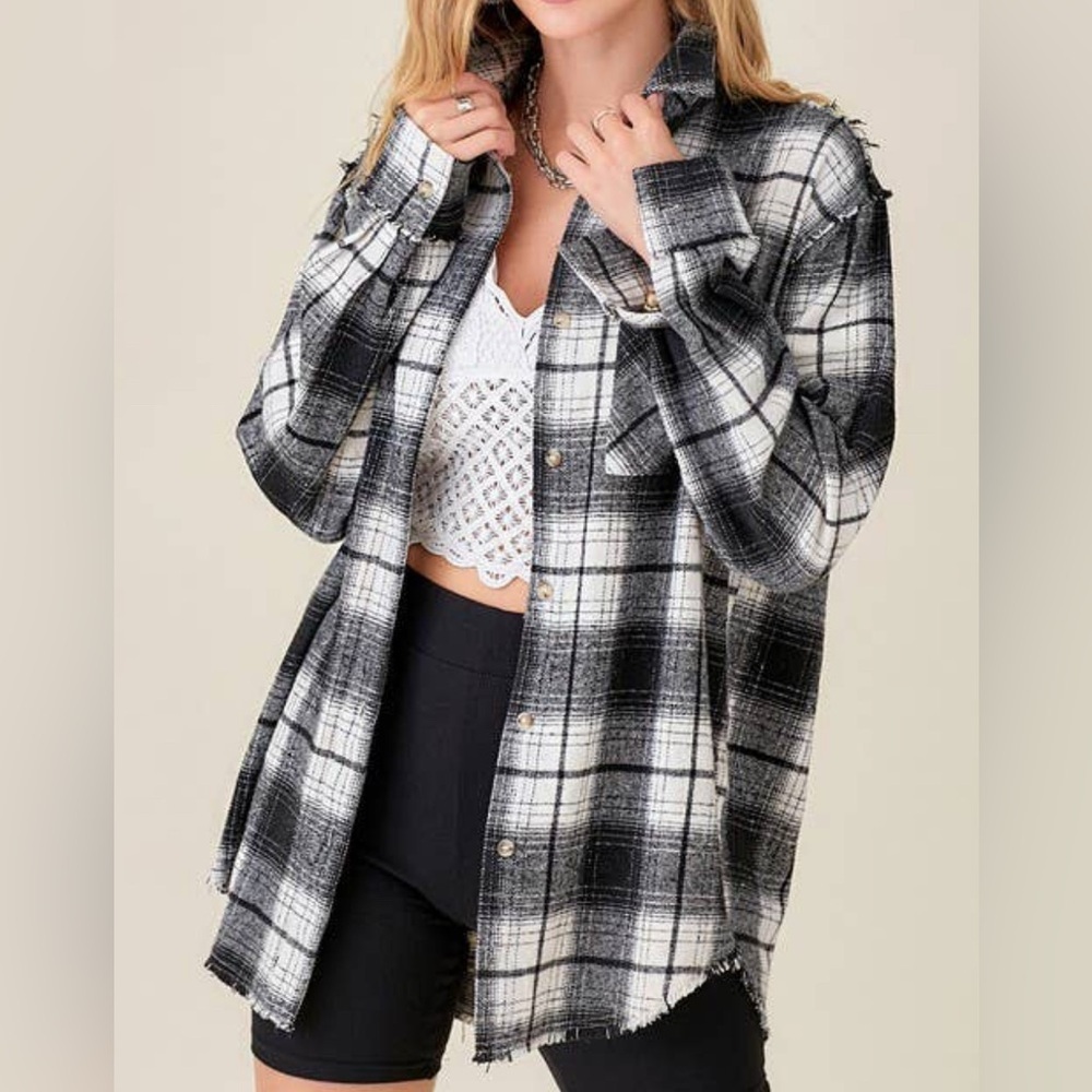 NWT La Miel Raw Edge Button Down Plaid Oversized Flannel Top - Picture 3 of 6